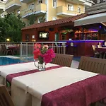 Ξενοδοχείο με διαμερίσματα Club Ege 3*