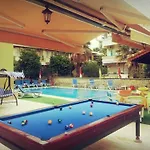 Ξενοδοχείο με διαμερίσματα Club Ege Μαρμαρίς