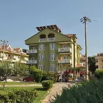 Club Ege Aparthotel 3*