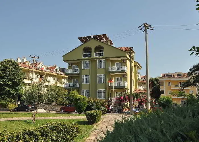 Club Ege Aparthotel 3*