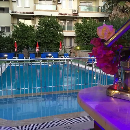 Hotel apartamentowy Club Ege 3*